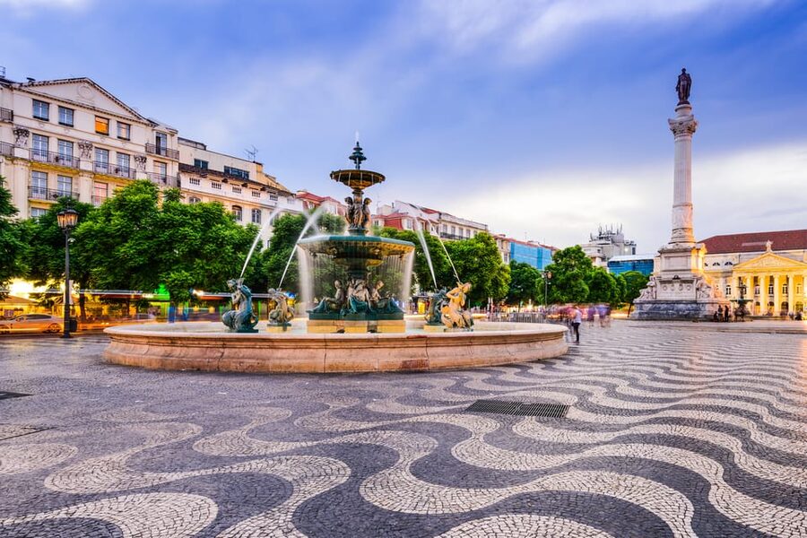 Lisbon: Private Grand Experience City Tour - Guides, languages, and the private format