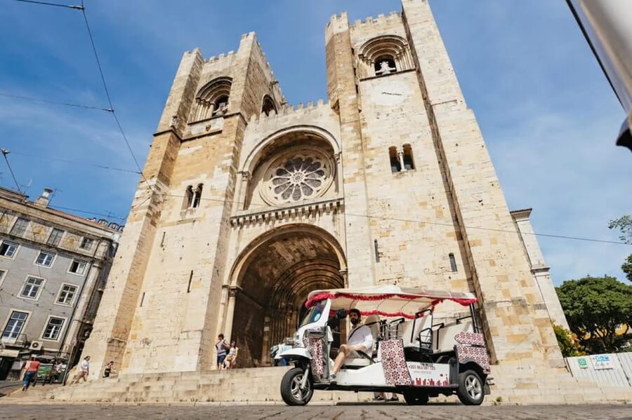 Lisbon: Private Guided Tuk-Tuk Tour with Hotel Pickup - Portas do Sol and Senhora do Monte