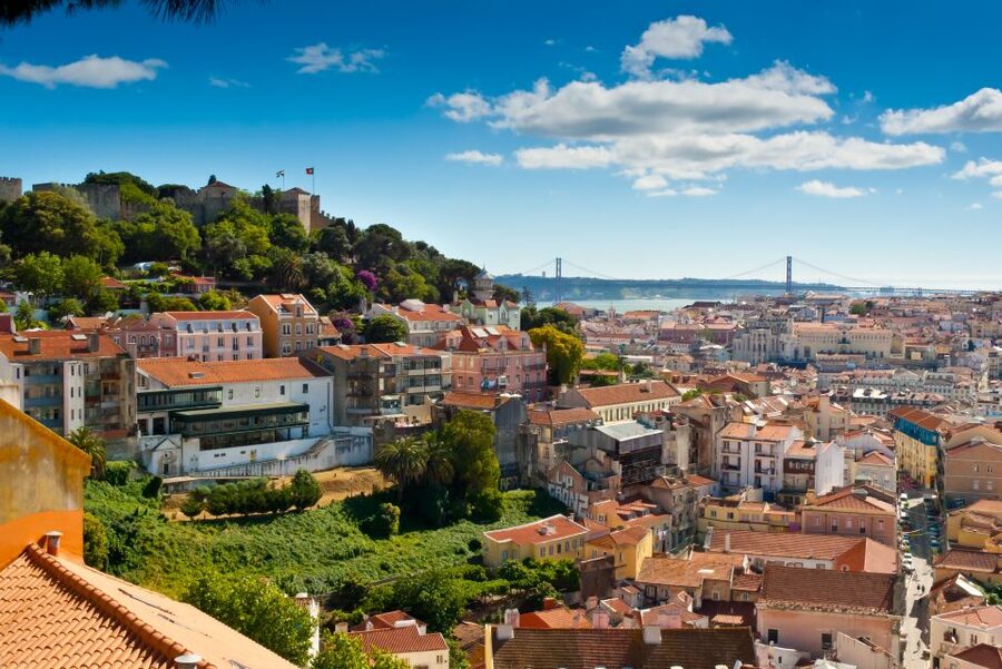 Lisbon: Private Half-Day Tour with Hotel Pickup - Alfama and the older side of Lisbon