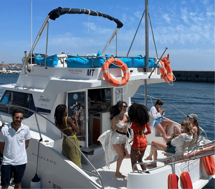Lisbon: Private Luxury Catamaran Tour with Welcome Drink - The few drawbacks to keep in mind