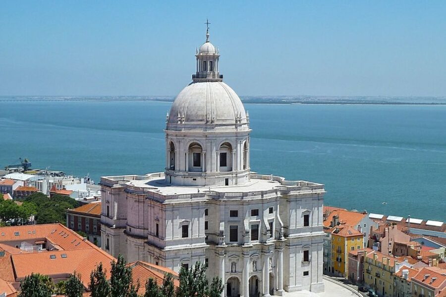 Lisbon: Private Sightseeing Tour in a Vintage Tuk Tuk - The 3-hour Historical Lisbon Tour