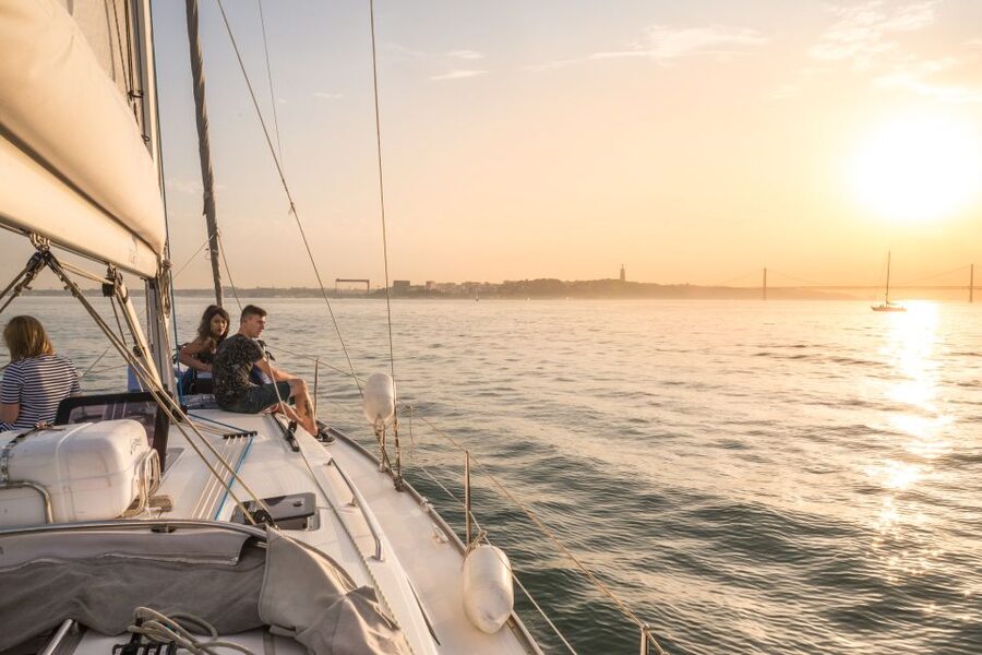 Lisbon: Private Sunset Cruise on the Tagus River with Drink - Why Lisbon is better from the Tagus