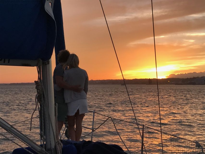 Lisbon: Private Sunset Sailing Tour with Champagne - Why Lisbon’s Tagus looks best at sunset