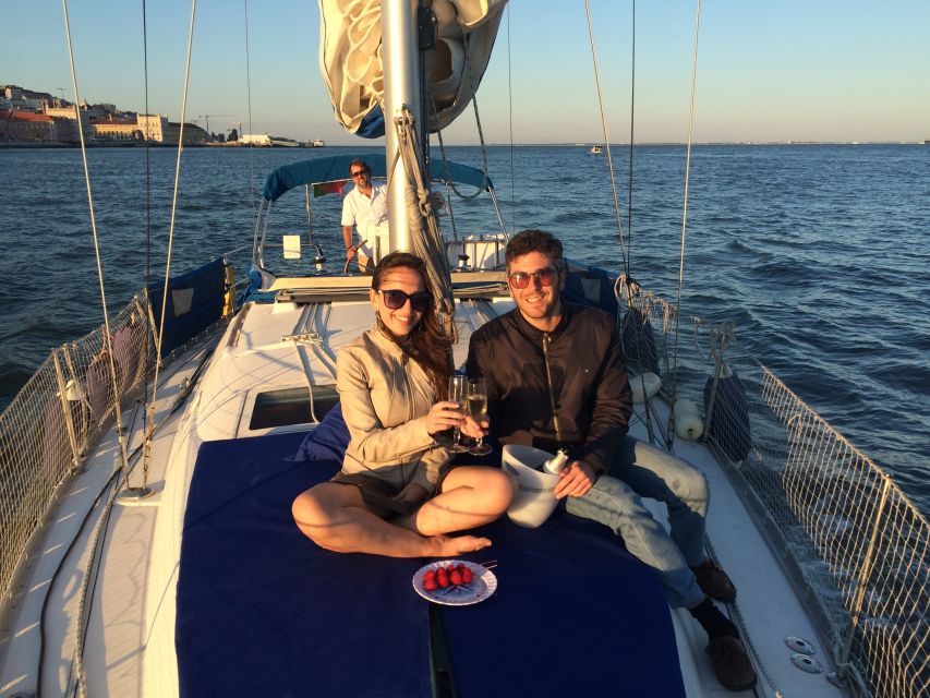 Lisbon: Private Sunset Sailing Tour with Champagne - Meeting the boat in Belém
