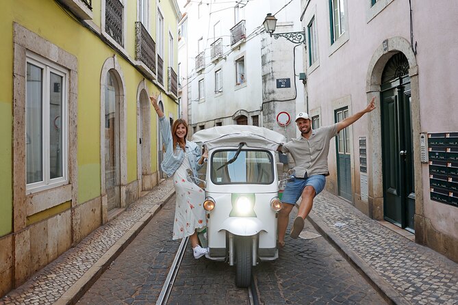 Lisbon Private Tuk Tuk Tour: City Highlights - Príncipe Real and Estrela