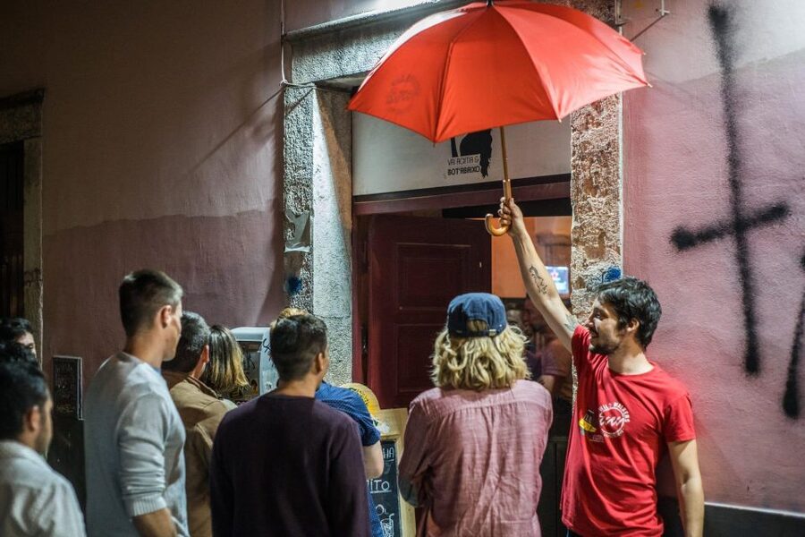 Lisbon: Pub Crawl with Open Bar and VIP Club Entry - Ending at a club near Cais do Sodré