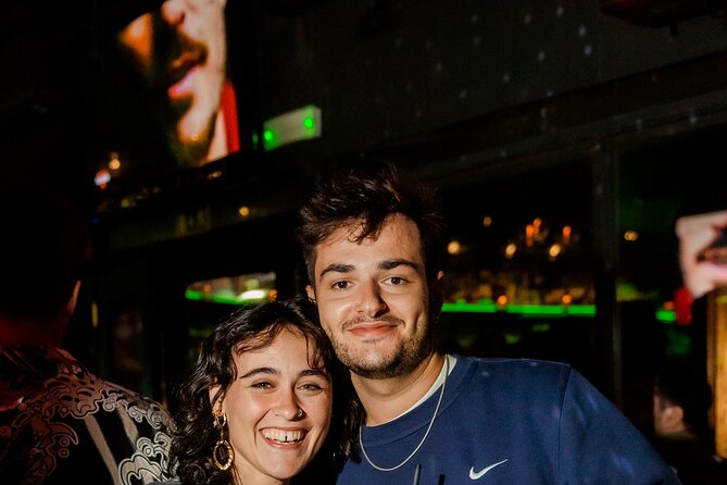 Lisbon: Pub Crawl with Open Bar, Shots & VIP Club Entry - Starting at Praça Luís de Camões