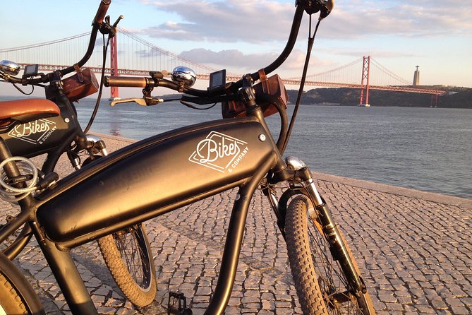 Lisbon Regular or Electric Bike Rental - Starting in Baixa with the right bike