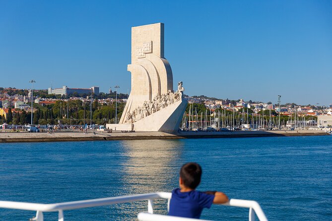 Lisbon River Boat Sightseeing Tour with a Drink - Cristo Rei and Lisbon’s hilltop districts