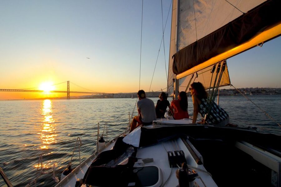 Lisbon: Sailing Tour with Wine and Snacks - Why a Tagus sailing trip is such a good Lisbon viewpoint