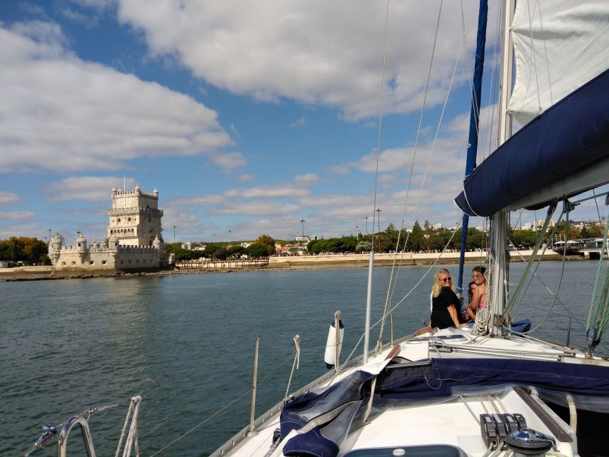 Lisbon: Sailing Tour with Wine and Snacks - The Discoveries Monument and the return toward Alcântara
