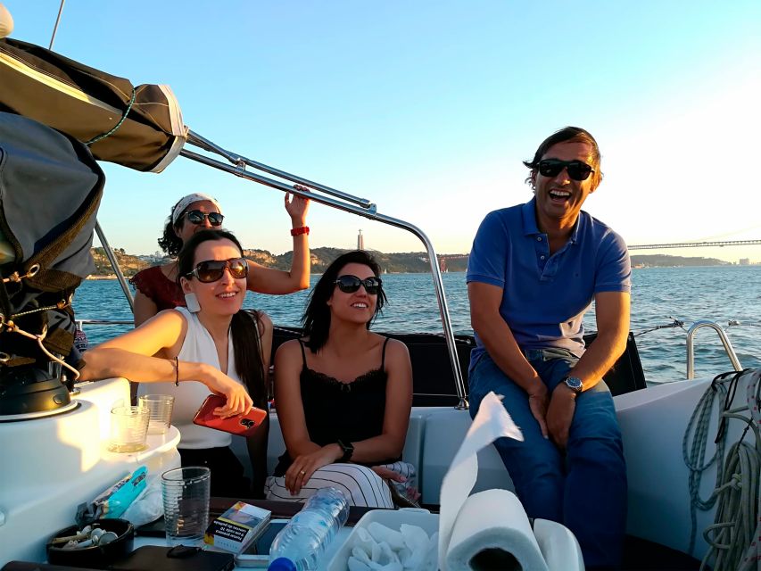 Lisbon: Sailing Tour with Wine and Snacks - Alfama from the river, not from its steep streets