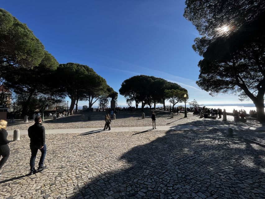Lisbon: Saint George's Castle Entry Ticket and Guided Visit - The views over Lisbon and the Tagus