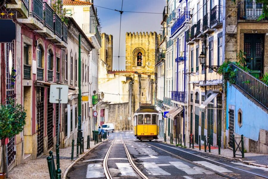 Lisbon: São Jorge Castle E-Ticket and Audio Guide - Santa Luzia and the best views over Lisbon