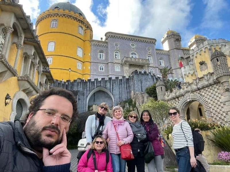 Lisbon: Sintra, Pena, Cabo da Roca, Cascais Tour with Pickup - Meeting in Lisbon and settling into the minivan