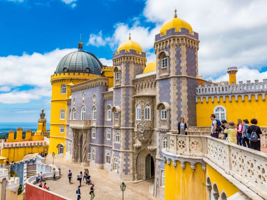 Lisbon: Sintra, Pena, Cabo da Roca Coast & Cascais Day Tour - Two hours in Cascais