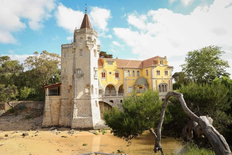 Lisbon: Sintra, Pena, Cascais & Cabo Day Tour with Tickets - Guincho Beach: a brief coastal look