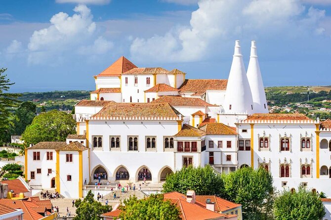 Lisbon: Sintra, Pena Palace, Cape Roca & Cascais - Guided Tour - Key points at a glance