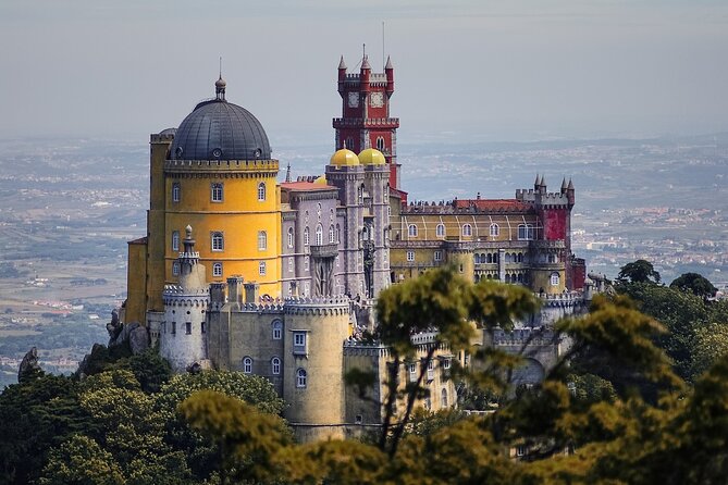 Lisbon: Sintra, Pena Palace, Cape Roca & Cascais - Guided Tour - Why this makes a good Lisbon day trip