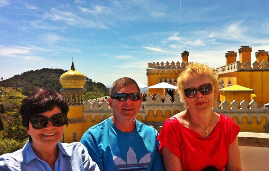 Lisbon: Sintra & Pena Palace Guided Tour with Hotel Pickup - Sintra’s old center and a pastry break