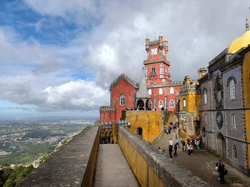 Lisbon: Sintra, Pena Palace, Moorish Castle & Regaleira Tour - Sintra Old Town and a sensible lunch break