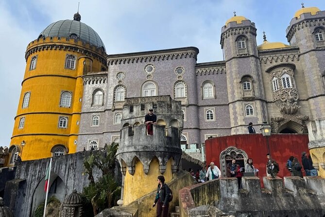 Lisbon: Sintra, Pena, Regaleira, Cabo Roca Coast and Cascais 8h - The day at a glance