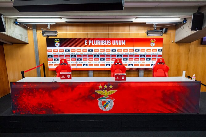 Lisbon SL Benfica Stadium & Museum Tour with Scarf - Shopping, photos, and the included scarf