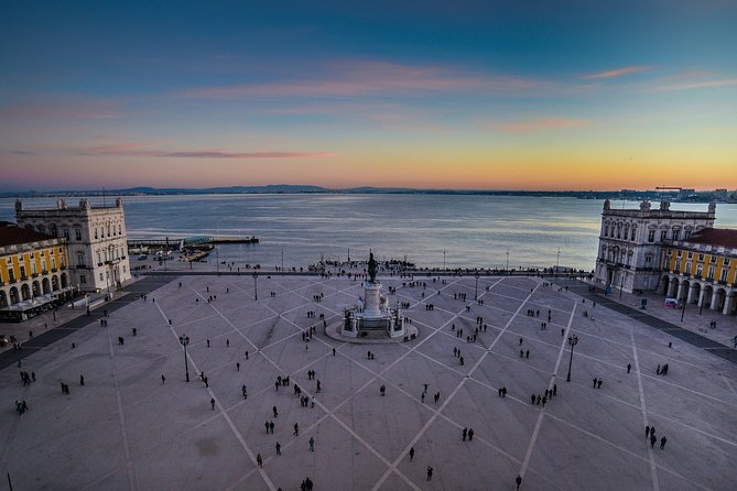 Lisbon Small-Group Sightseeing City Tour with Transportation - What the small group and minivan change