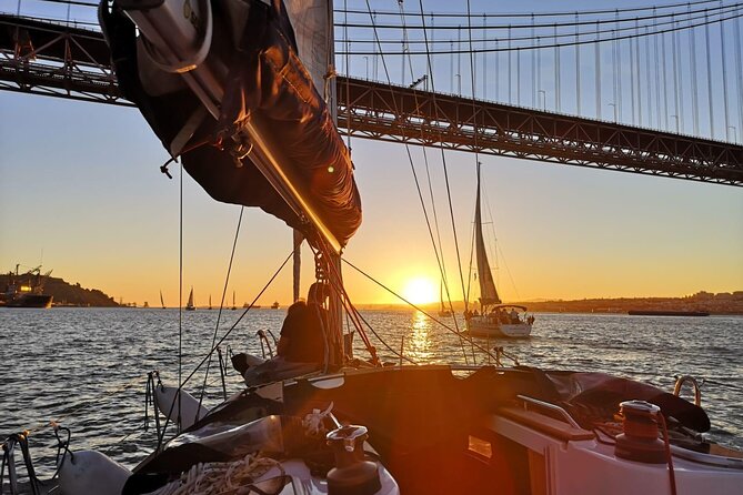 Lisbon Small Group Sunset Sailing 2h Cruise with Drinks Included - The sunset factor