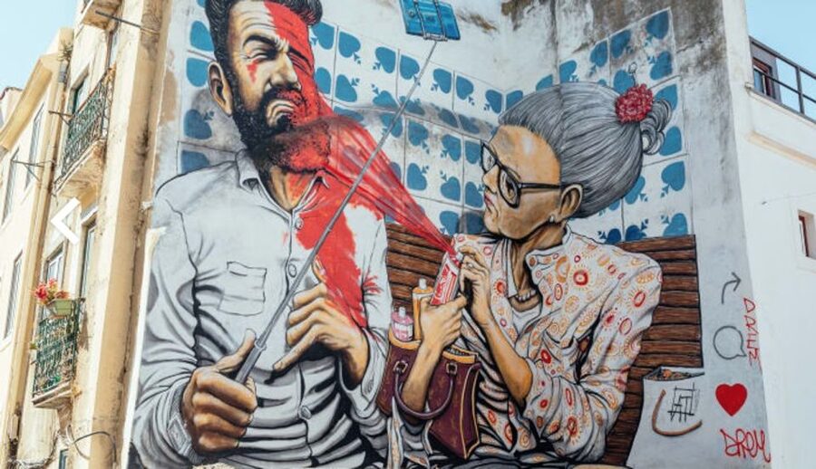 Lisbon: Street Art Walk - Mouraria and the old Lisbon setting