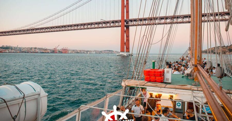 Lisbon: Sunset Boat Party with 2 Drinks and Free Club Entry - Key points to know before booking