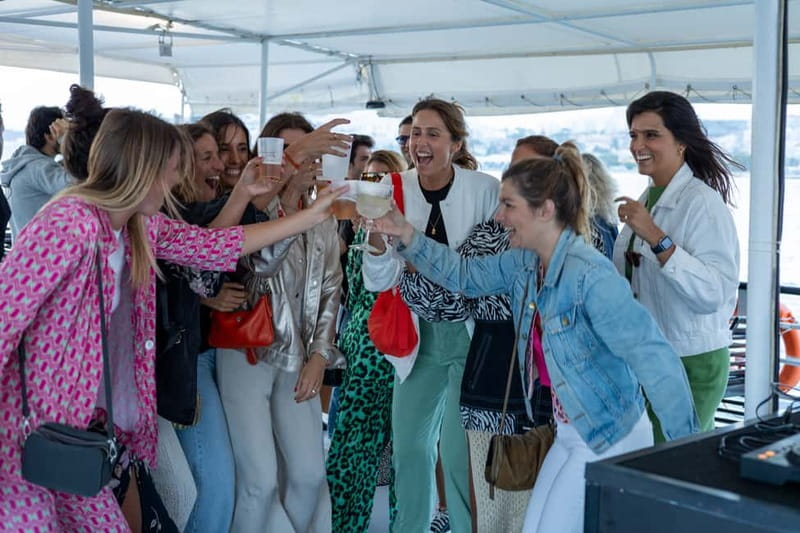 Lisbon: Sunset Boat Tour with Music and Drinks - What kind of boat trip is this?