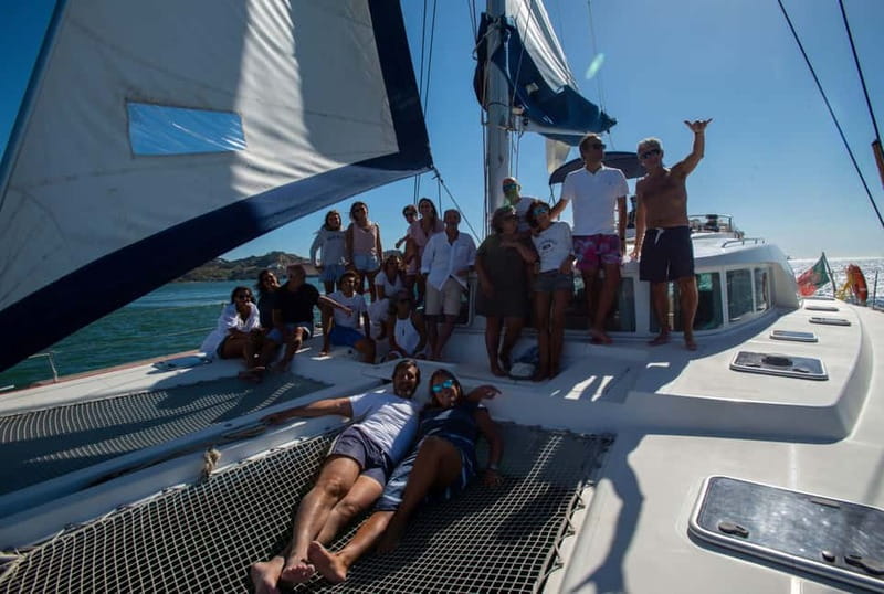 Lisbon: Sunset Catamaran Cruise with Drinks - Getting to Doca do Espanhol and settling aboard