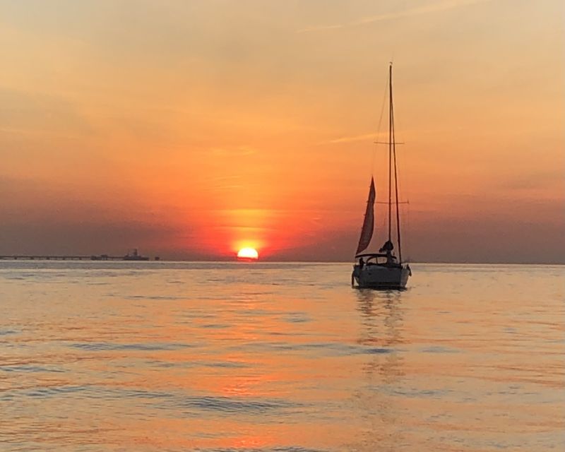 Lisbon: Sunset Cruise with Drinks and Snacks - Why Lisbon looks best from the Tagus
