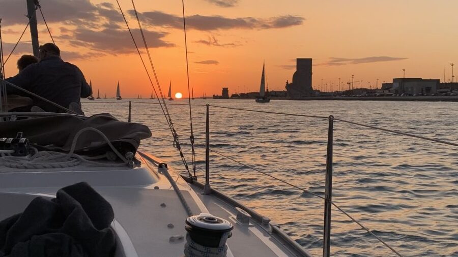 Lisbon: Sunset Cruise with Drinks and Snacks - Boarding in Belém at Doca do Bom Sucesso