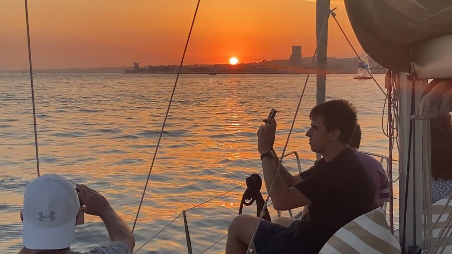 Lisbon: Sunset Cruise with Drinks and Snacks - Drinks, snacks, blankets, and comfort