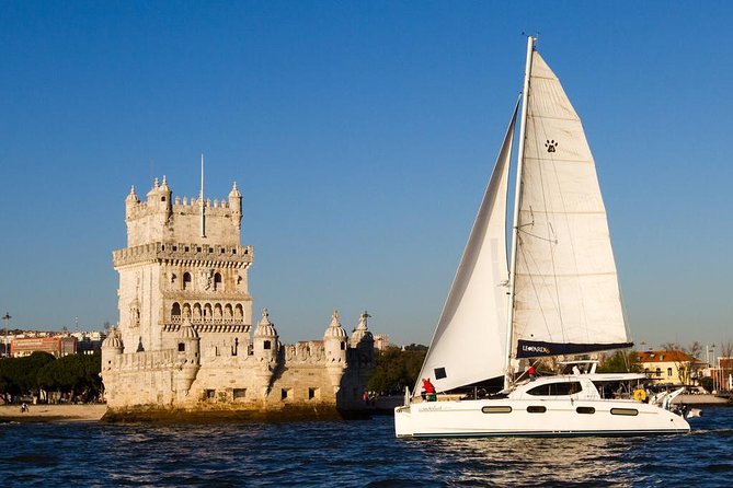 Lisbon: Sunset Cruise With Drinks on Spacious Yacht - From Alfama to Praça do Comércio