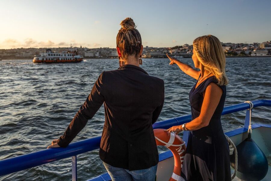 Lisbon: Sunset Cruise with Live DJ and Drinks - The sunset stop is the highlight
