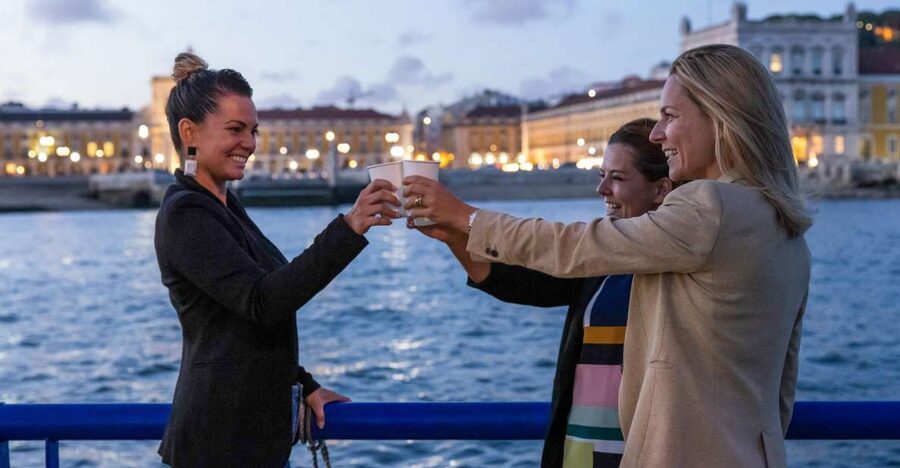 Lisbon: Sunset Cruise with Live DJ and Drinks - Music, drinks, and the onboard mood