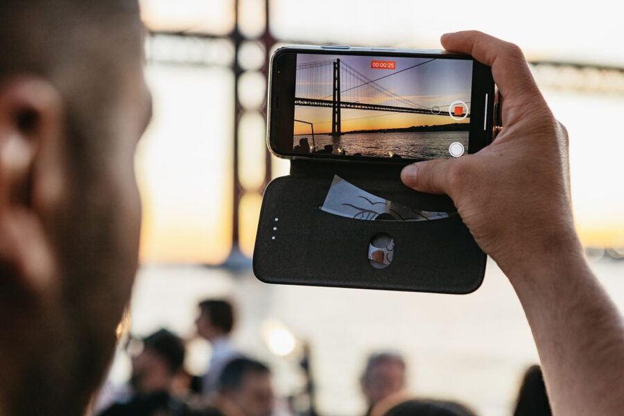 Lisbon: Sunset Cruise with Welcome Drink and Snacks - Who should book it, and how to get the best experience