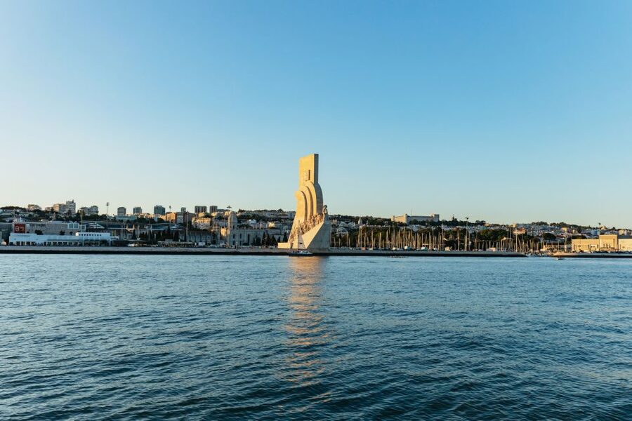 Lisbon: Sunset Cruise with Welcome Drink and Snacks - The audio guide: useful, but not the main attraction