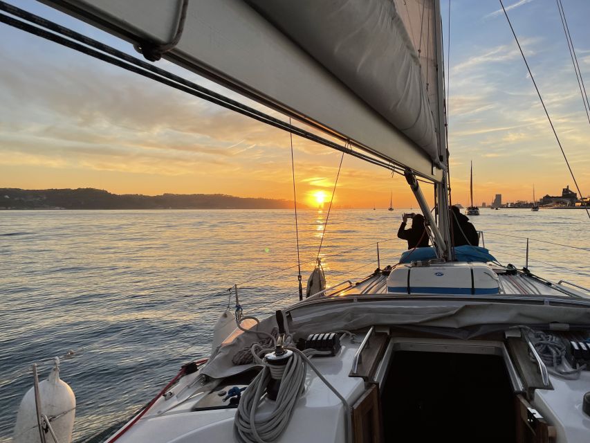 Lisbon: Sunset Sailing Boat Cruise with Wine - Christ the King and the return to the marina