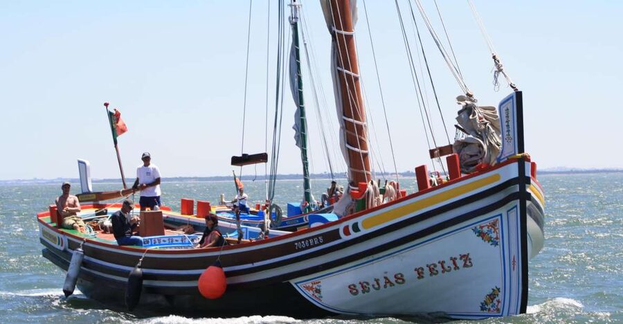 Lisbon: Tagus River Express Cruise in a Traditional Vessel - Key points to know before boarding