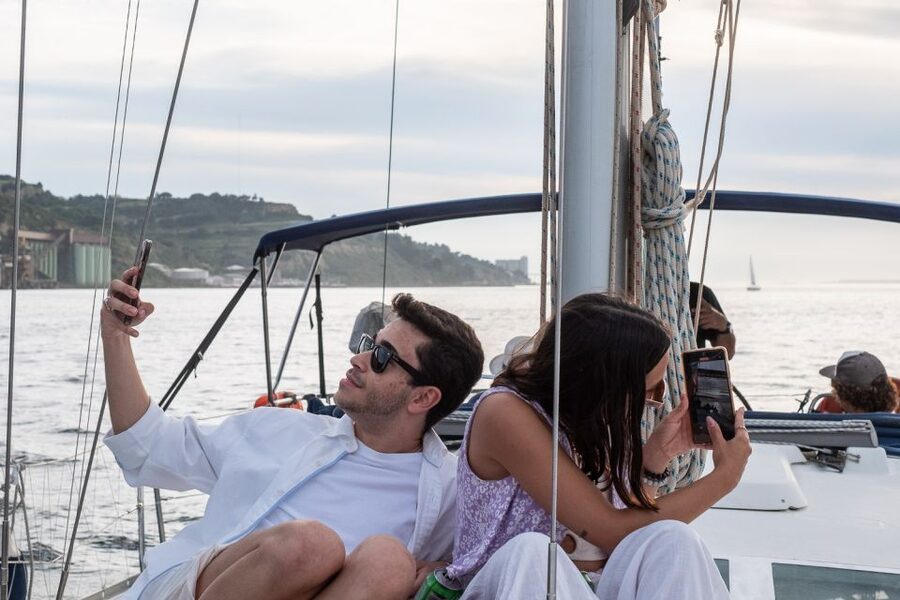Lisbon: Tagus River Sunset Cruise with Drinks - Boarding at Doca de Alcantara