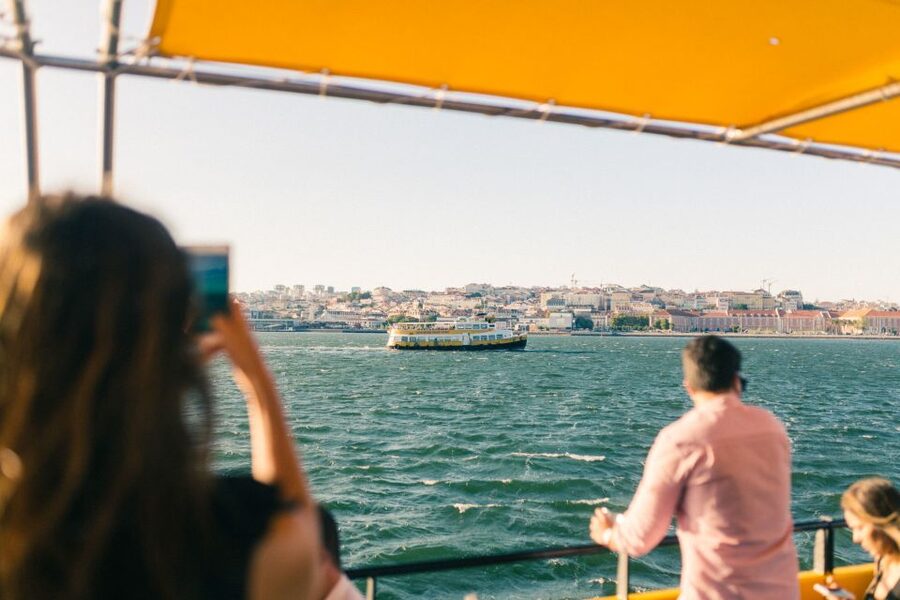 Lisbon: Tagus River Yellow Boat Cruise - Practical planning for your day