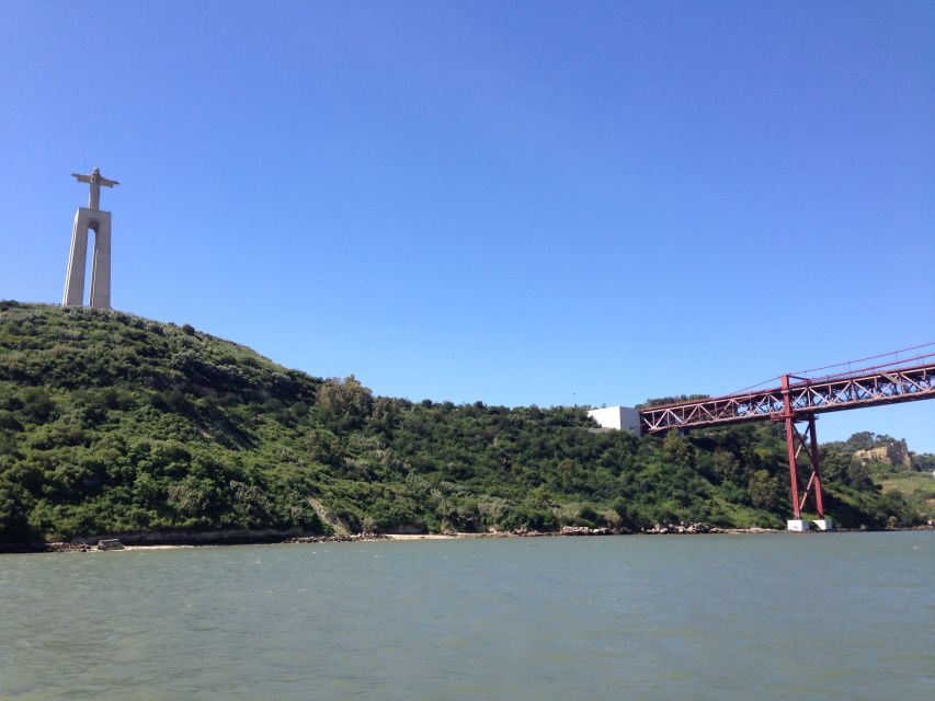 Lisbon: Tagus River Yellow Boat Cruise - The first stretch toward the 25th of April Bridge