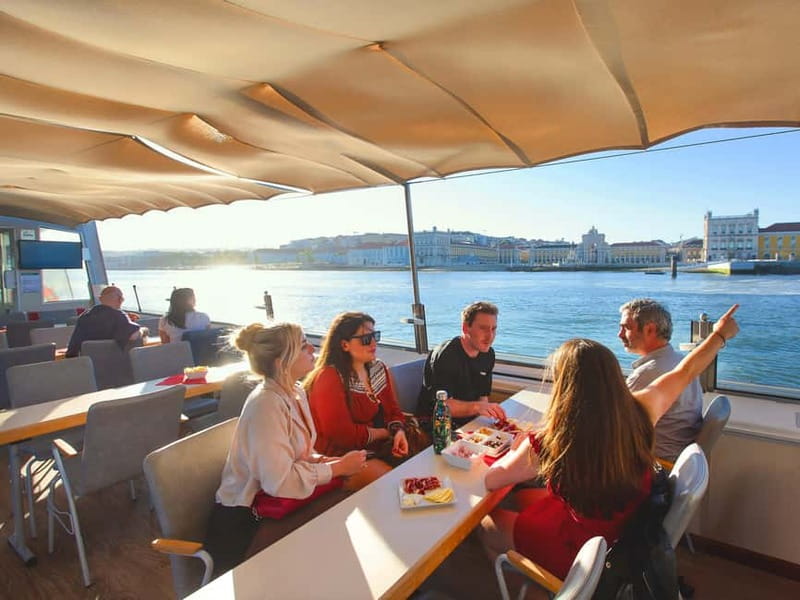 Lisbon: Tejo River Sightseeing Cruise - Audio guide or relaxed ride?