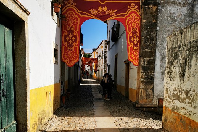 Lisbon to Porto Up To 5 Stops Óbidos Nazaré Fátima Coimbra Aveiro - The final run to Porto