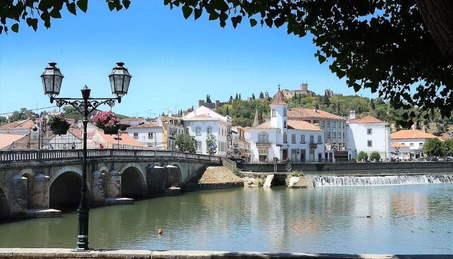 Lisbon: Tomar and Almourol Knights Templar Tour - Weather, group size, and the small details that matter