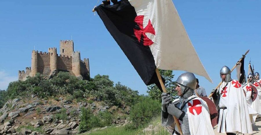 Lisbon: Tomar and Almourol Knights Templar Tour - Almourol Castle and its unusual island setting